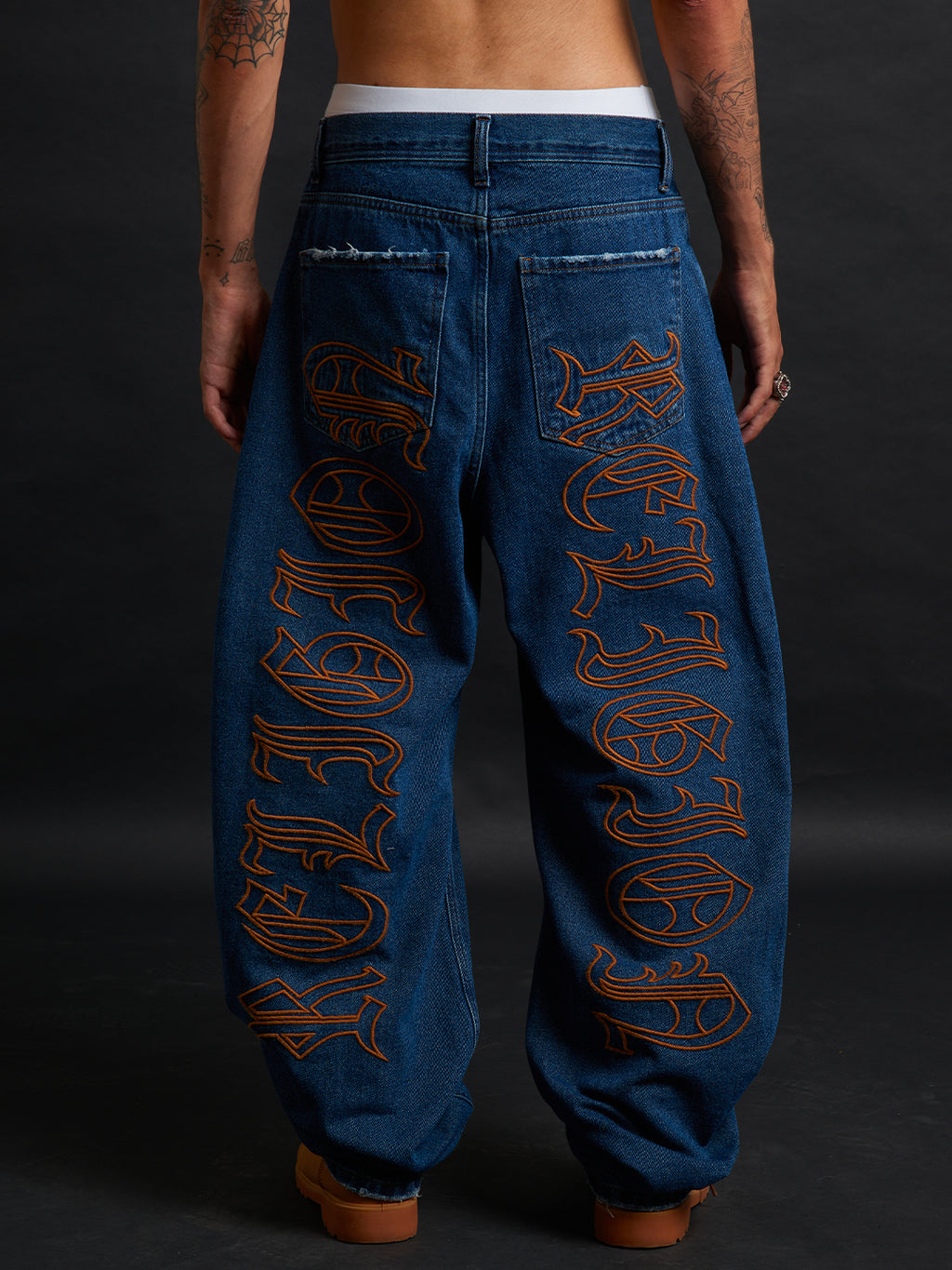 THORN BAGGY DENIM – BLACK CRIMSON