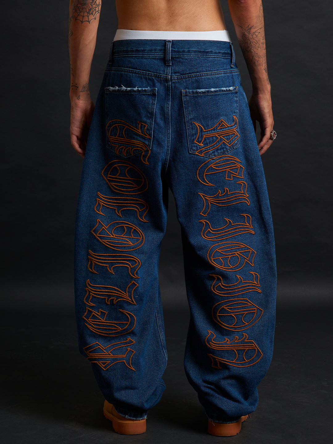 THORN BAGGY DENIM – BLACK CRIMSON