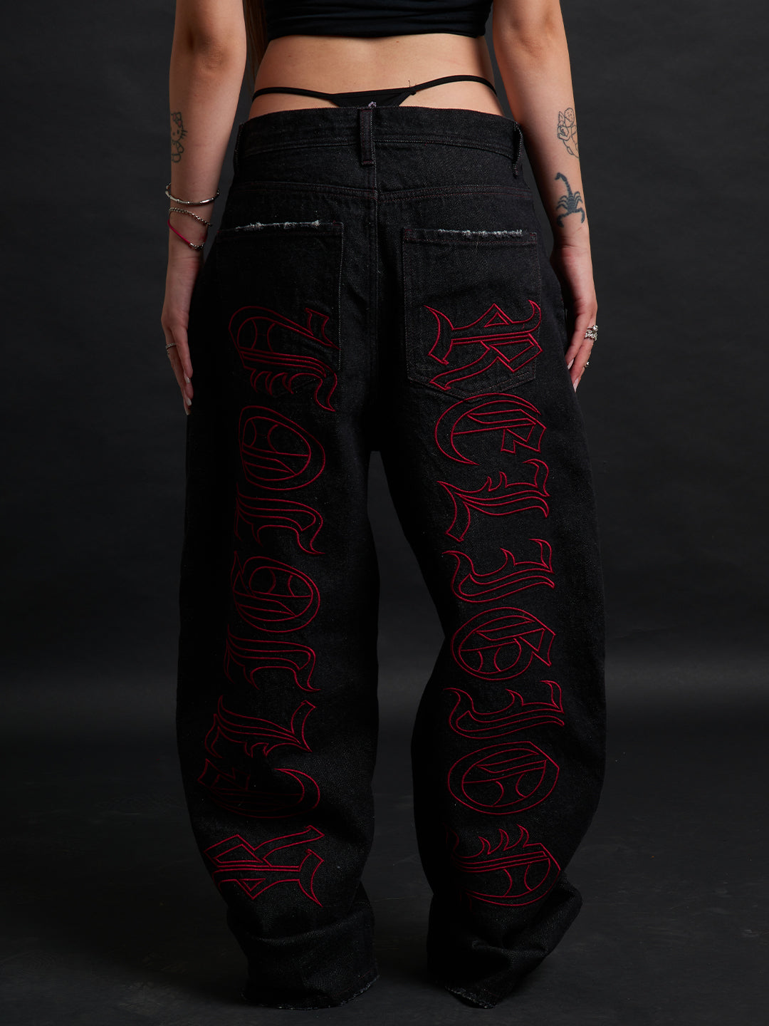 THORN BAGGY DENIM – BLACK CRIMSON