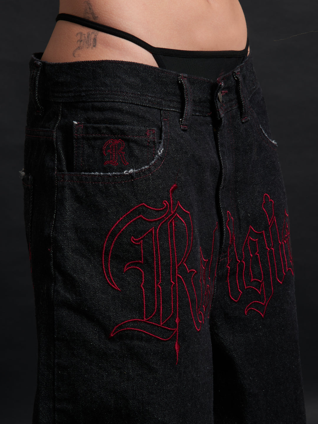 THORN BAGGY DENIM – BLACK CRIMSON