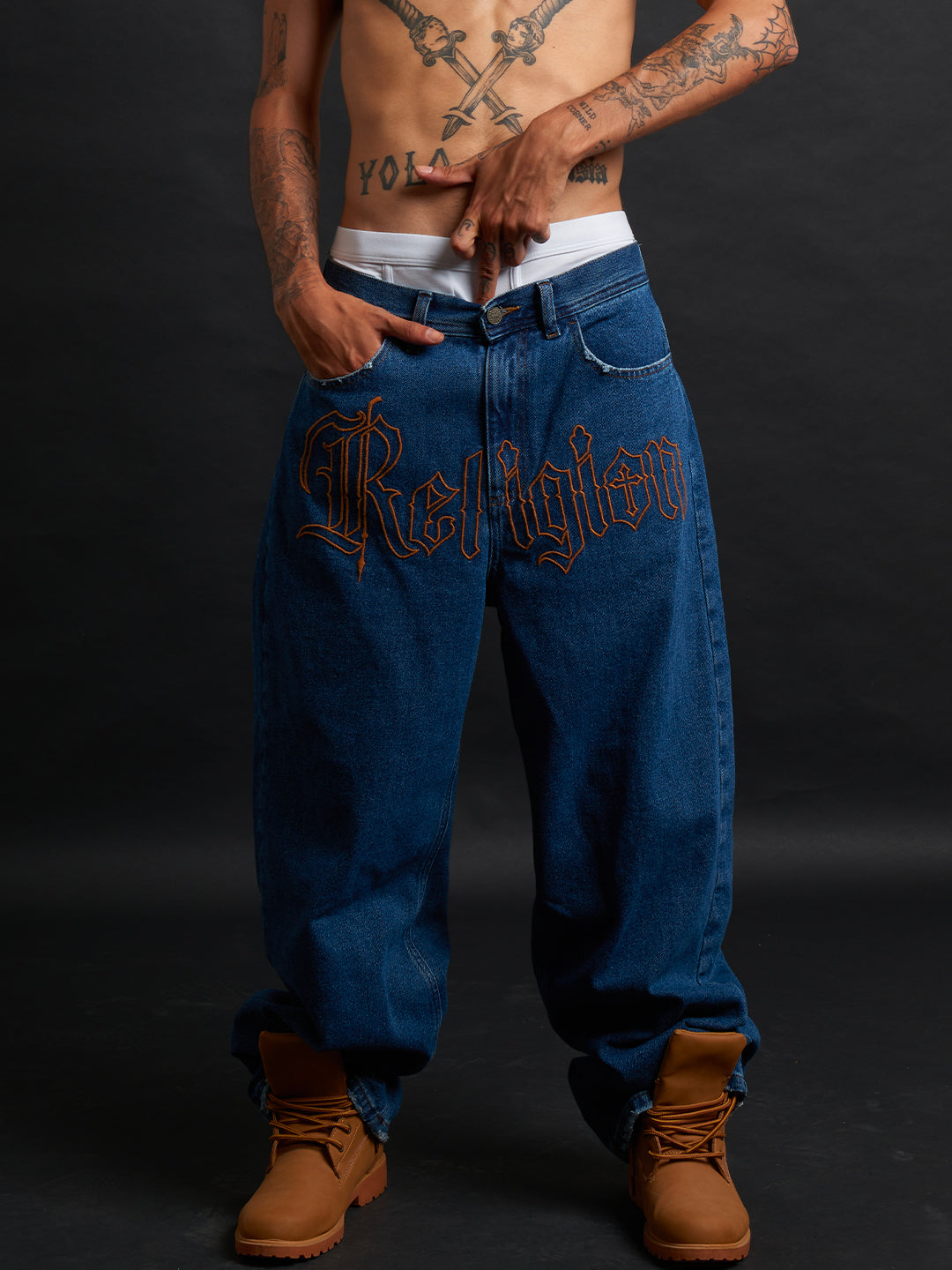 THORN BAGGY DENIM – BLACK CRIMSON