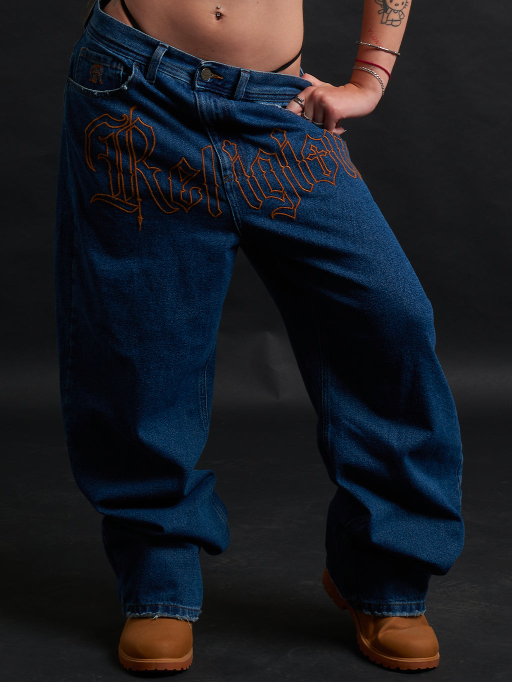 THORN BAGGY DENIM – BLACK CRIMSON
