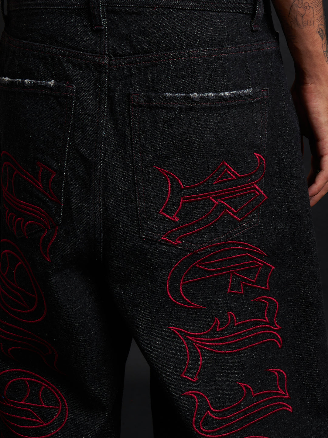 THORN BAGGY DENIM – BLACK CRIMSON