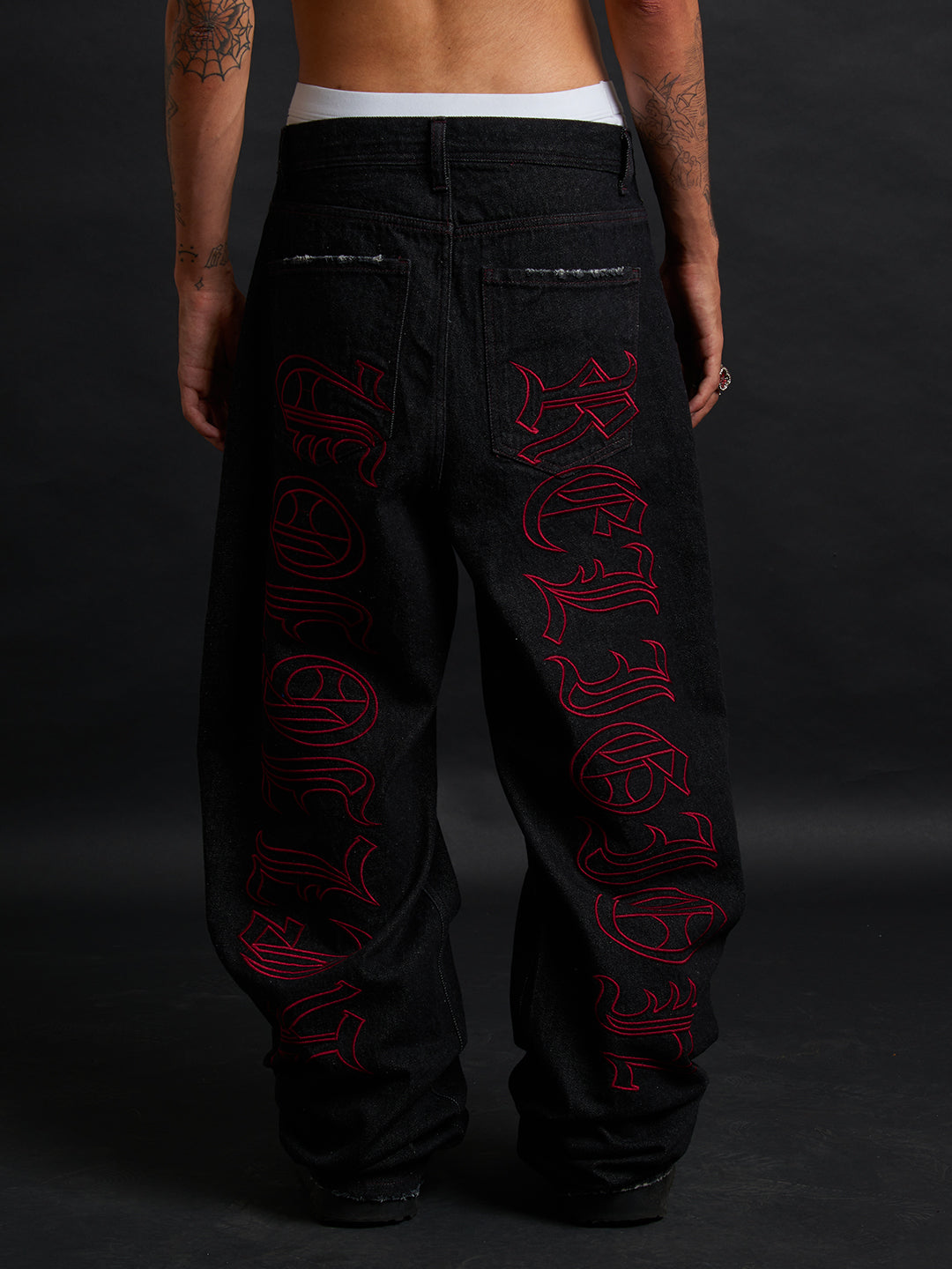 THORN BAGGY DENIM – BLACK CRIMSON