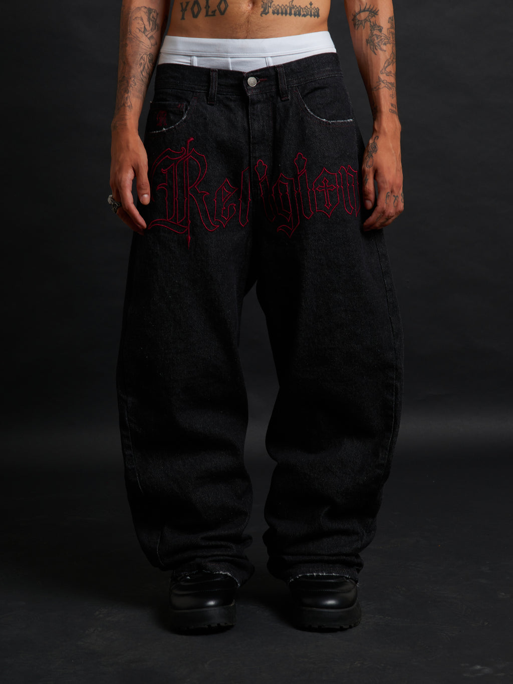 THORN BAGGY DENIM – BLACK CRIMSON