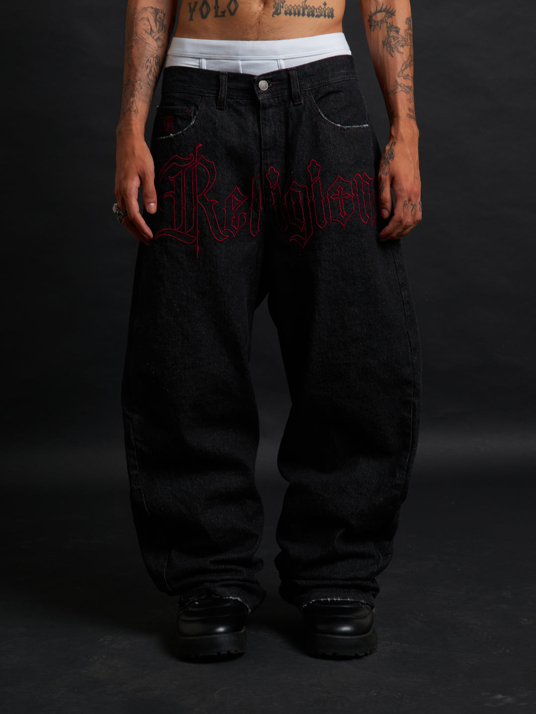 THORN BAGGY DENIM – BLACK CRIMSON
