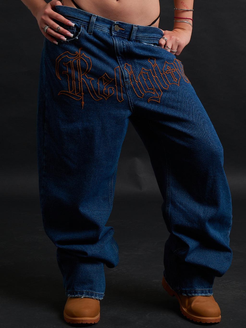 THORN BAGGY DENIM – BLACK CRIMSON