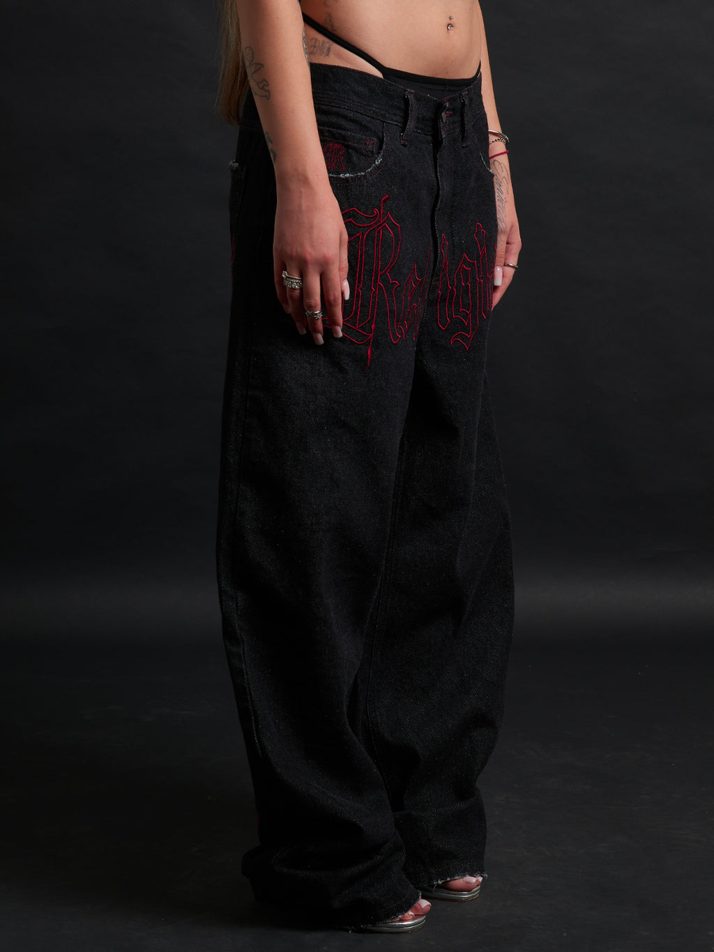 THORN BAGGY DENIM – BLACK CRIMSON